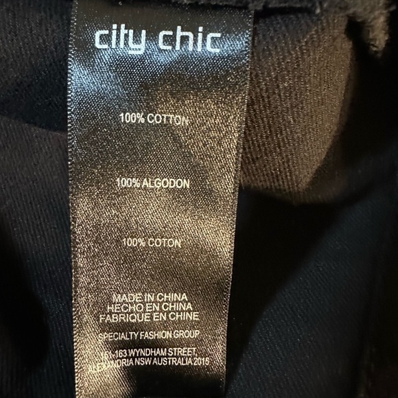 City Chic Black Utility Jacket with Classic Workwear Design - Picture 10 of 11